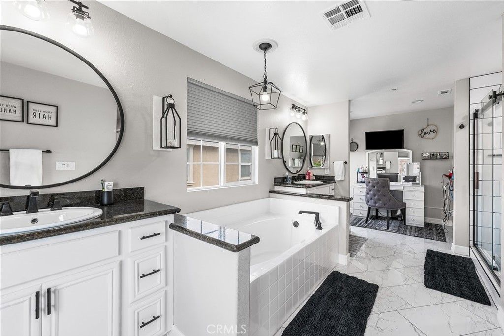 Image 51 of property listing at 43857 47th St W, Lancaster, CA 93536