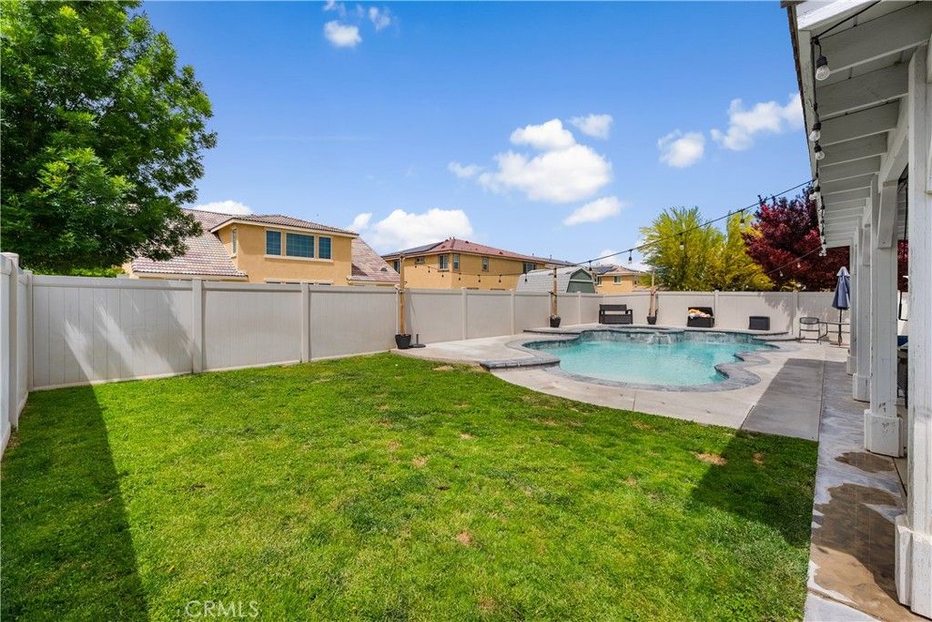 Image 60 of property listing at 43857 47th St W, Lancaster, CA 93536