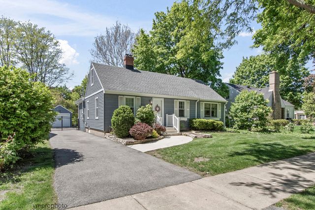 636 N Hickory Avenue, Arlington Heights, IL 60004