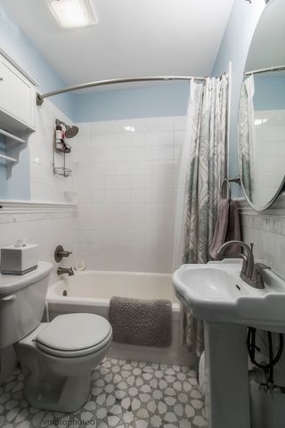 636 N Hickory Avenue, Arlington Heights, IL 60004