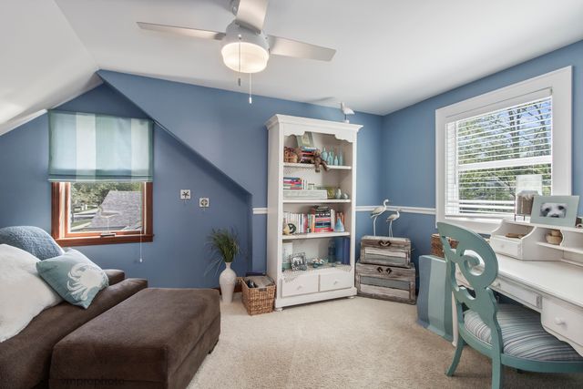 636 N Hickory Avenue, Arlington Heights, IL 60004
