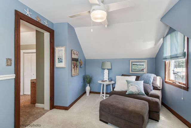 636 N Hickory Avenue, Arlington Heights, IL 60004