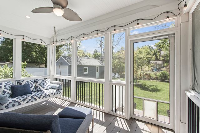 636 N Hickory Avenue, Arlington Heights, IL 60004