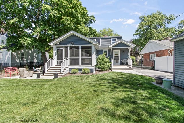 636 N Hickory Avenue, Arlington Heights, IL 60004