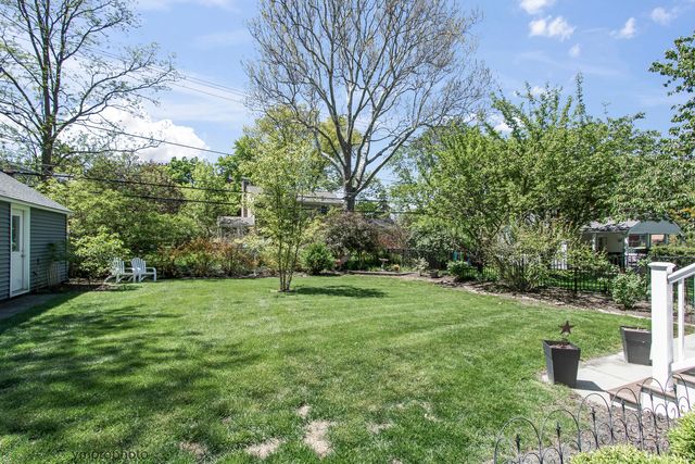636 N Hickory Avenue, Arlington Heights, IL 60004