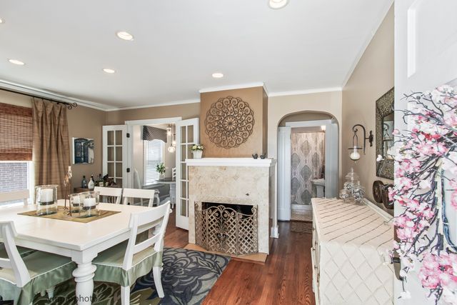 636 N Hickory Avenue, Arlington Heights, IL 60004