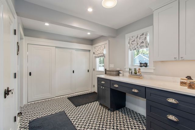 636 N Hickory Avenue, Arlington Heights, IL 60004