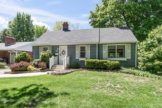 636 N Hickory Avenue, Arlington Heights, IL 60004