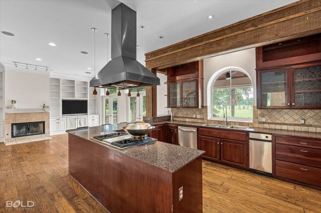 11040 Belle Rose Circle, Shreveport, LA 71106