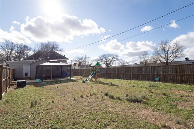 300 E 3rd Street, Cherryvale, KS 67335