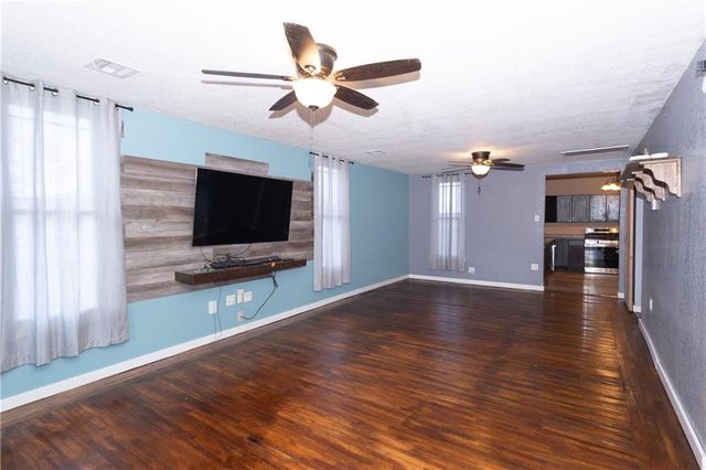 300 E 3rd Street, Cherryvale, KS 67335