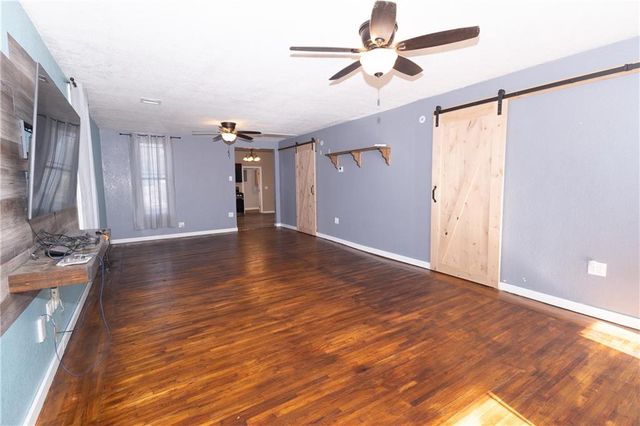 300 E 3rd Street, Cherryvale, KS 67335