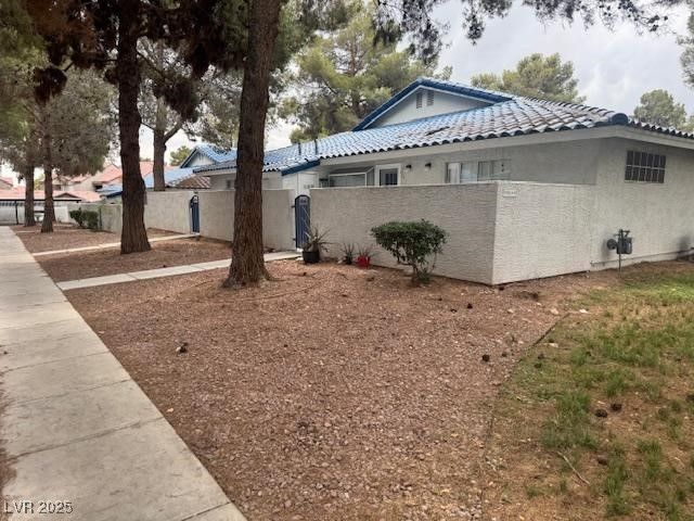 2108 Willowbury Drive B, Las Vegas, NV 89108
