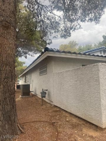 2108 Willowbury Drive B, Las Vegas, NV 89108