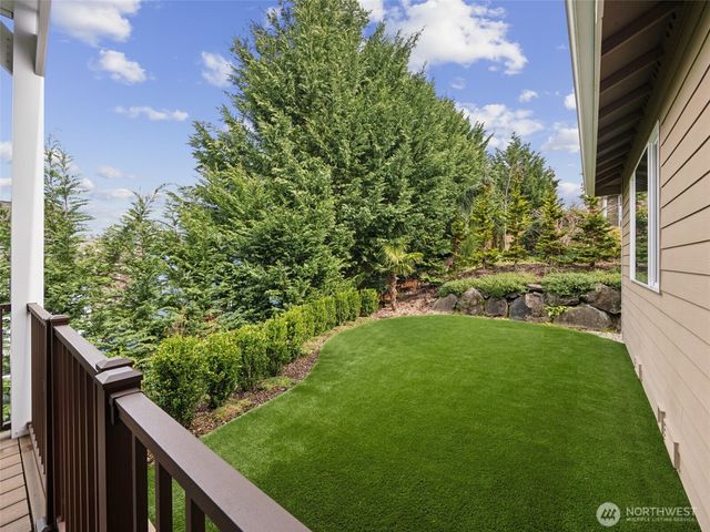 23886 SE 284th Place, Maple Valley, WA 98038