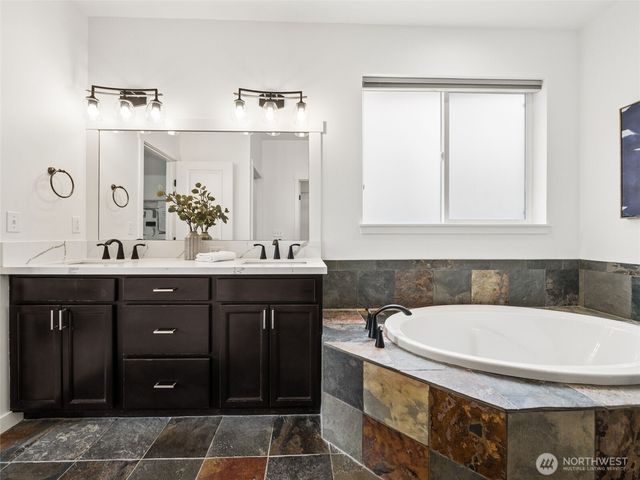 23886 SE 284th Place, Maple Valley, WA 98038