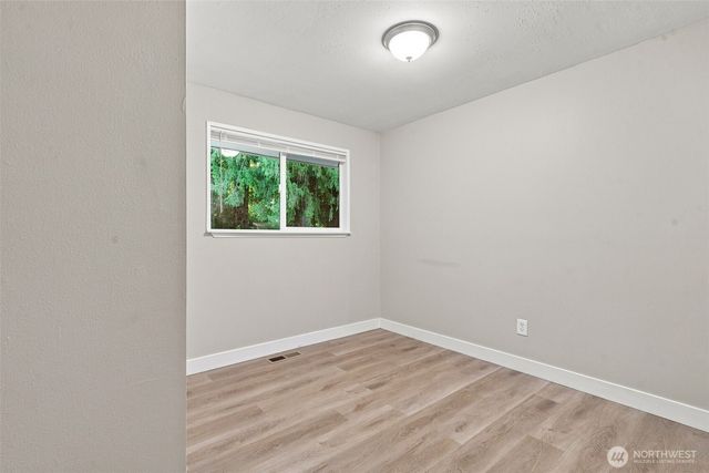 483 NE Conifer Drive, Bremerton, WA 98311