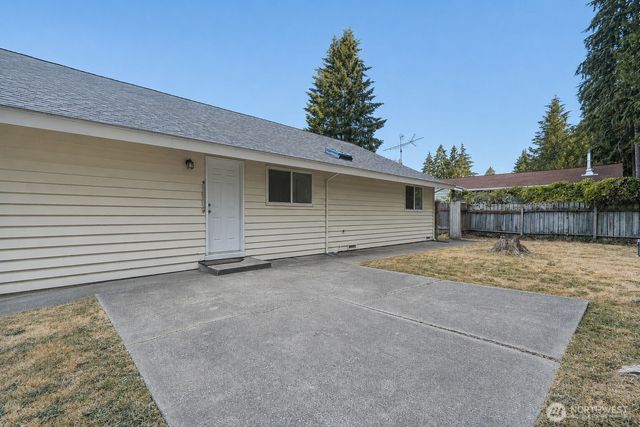 483 NE Conifer Drive, Bremerton, WA 98311