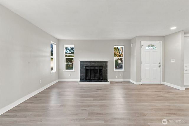 483 NE Conifer Drive, Bremerton, WA 98311