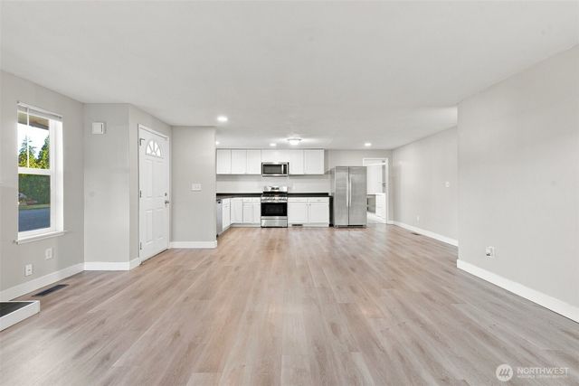 483 NE Conifer Drive, Bremerton, WA 98311
