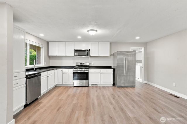 483 NE Conifer Drive, Bremerton, WA 98311