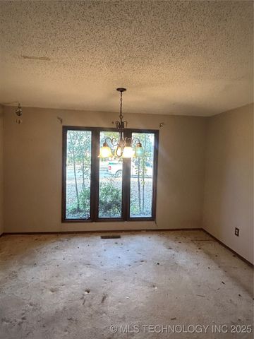 3405 W Richmond Street, Broken Arrow, OK 74012