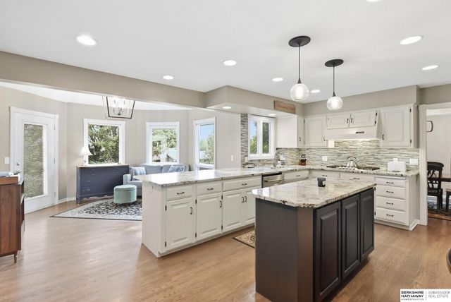 310 S 160th Street, Omaha, NE 68118