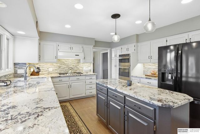 310 S 160th Street, Omaha, NE 68118