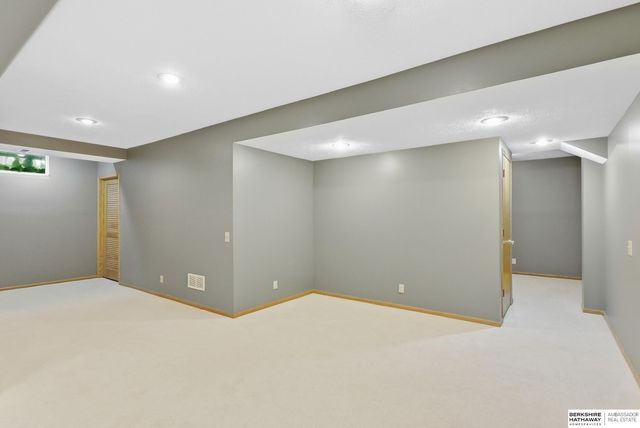 310 S 160th Street, Omaha, NE 68118