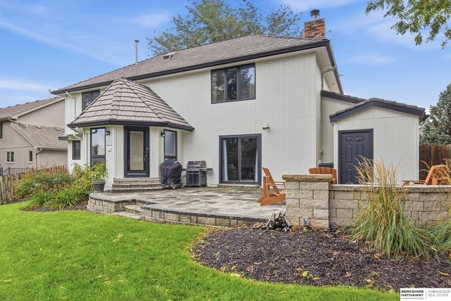 310 S 160th Street, Omaha, NE 68118