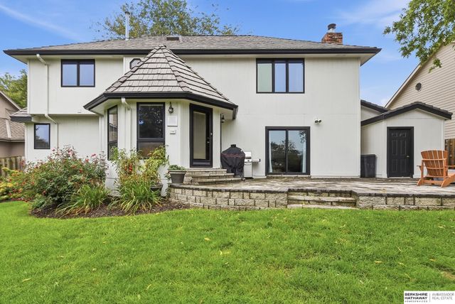 310 S 160th Street, Omaha, NE 68118