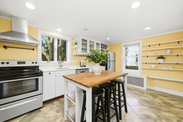 49 Spruce St, Winchester, MA 01890