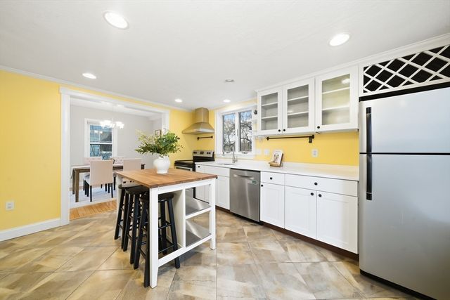 49 Spruce St, Winchester, MA 01890