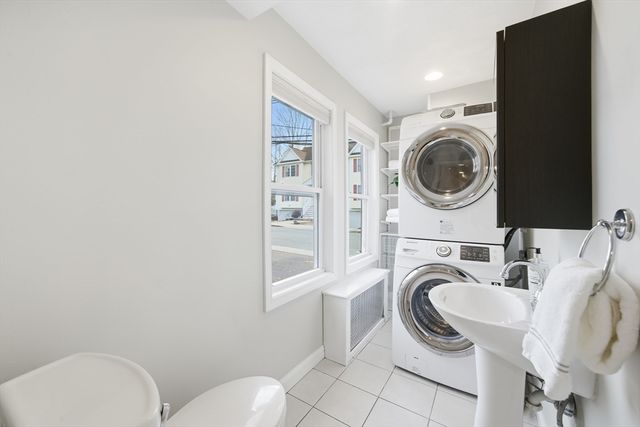 49 Spruce St, Winchester, MA 01890