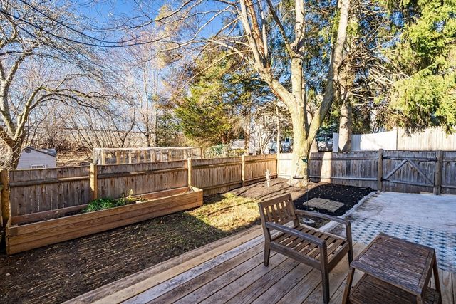 49 Spruce St, Winchester, MA 01890