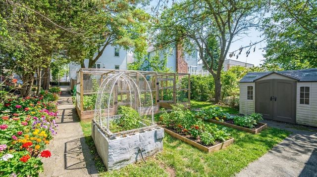 49 Spruce St, Winchester, MA 01890