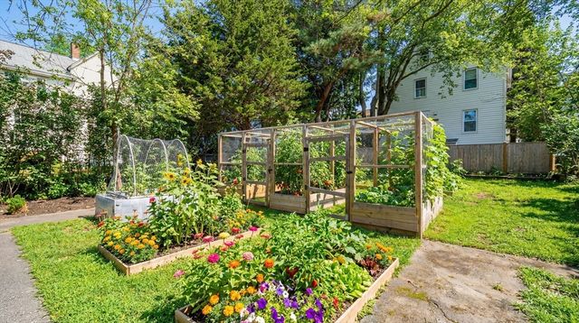 49 Spruce St, Winchester, MA 01890