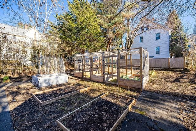 49 Spruce St, Winchester, MA 01890