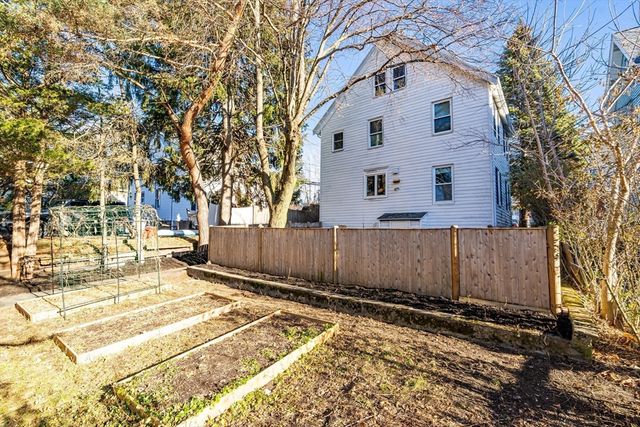 49 Spruce St, Winchester, MA 01890