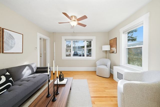 49 Spruce St, Winchester, MA 01890