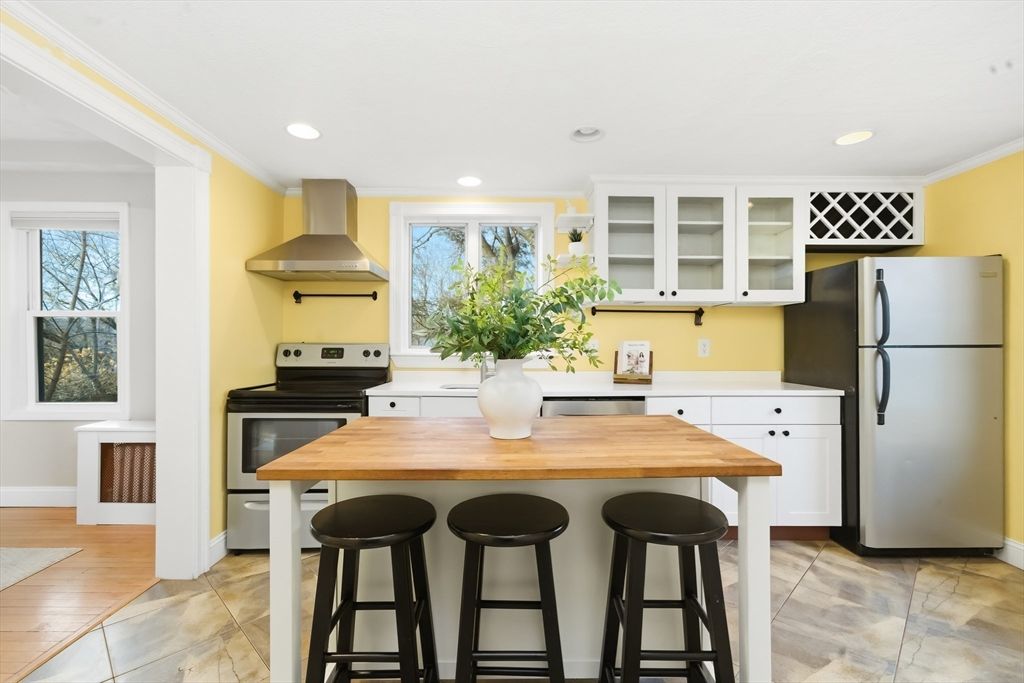 49 Spruce St, Winchester, MA 01890