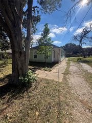 512 Rice Street, Angleton, TX 77515