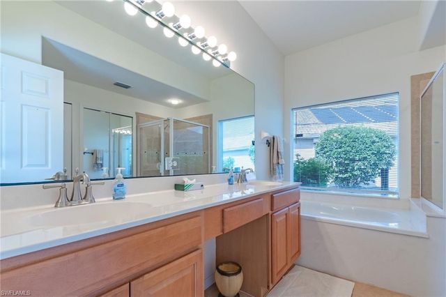 9044 Shadow Glen WAY, Fort Myers, FL 33913