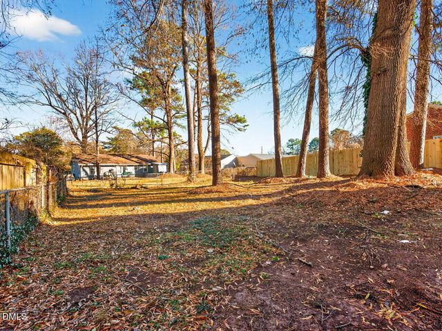 2811 Club Plaza Road, Raleigh, NC 27603