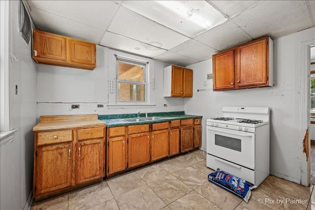 8252 S Marshfield Avenue, Chicago, IL 60620