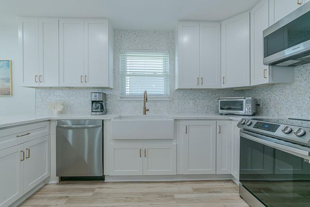 13826 Pirates Beach Boulevard, Galveston, TX 77554