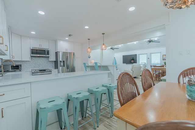 13826 Pirates Beach Boulevard, Galveston, TX 77554