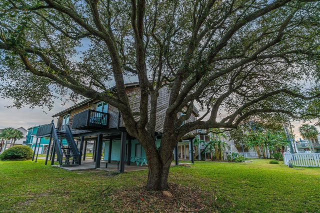 13826 Pirates Beach Boulevard, Galveston, TX 77554