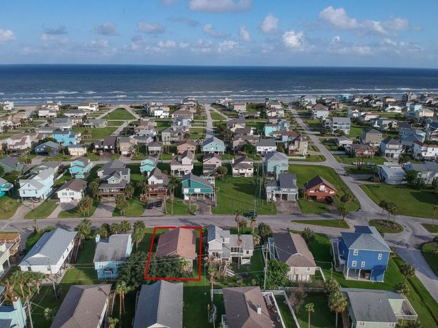 13826 Pirates Beach Boulevard, Galveston, TX 77554