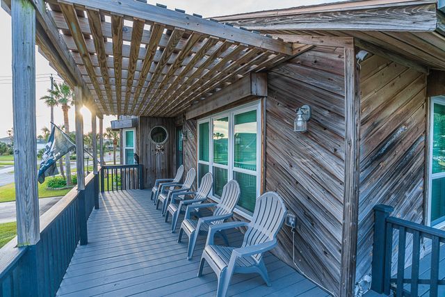 13826 Pirates Beach Boulevard, Galveston, TX 77554